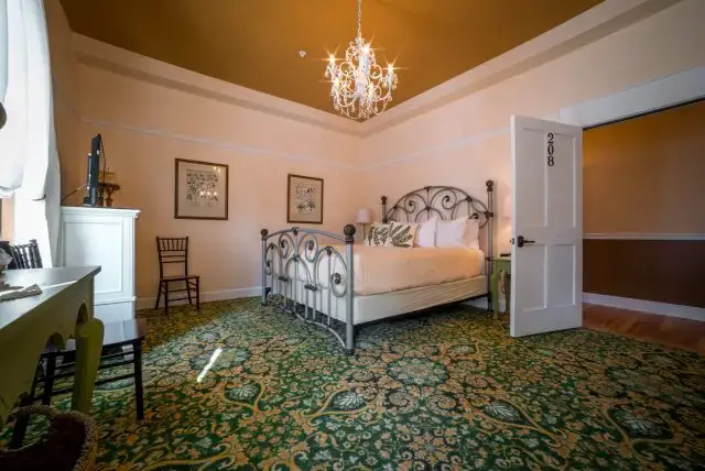 steele mansion restored