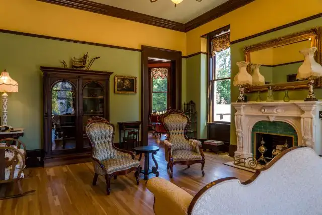 steele mansion restored