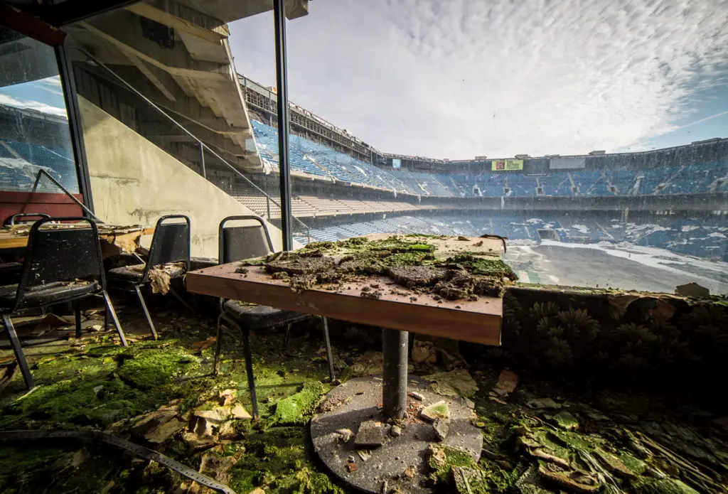abandoned silverdome stadium in pontiac michigan