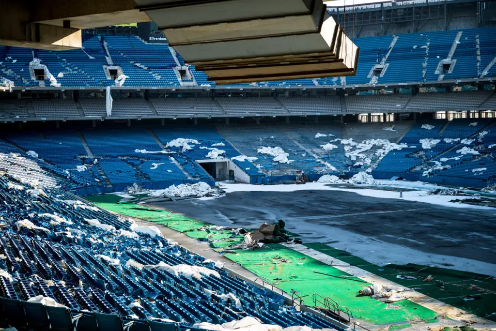 abandoned silverdome stadium in pontiac michigan