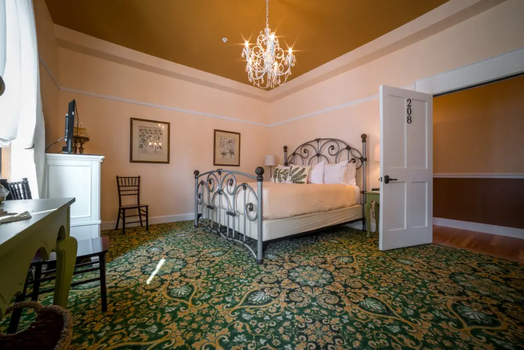 steele mansion restored