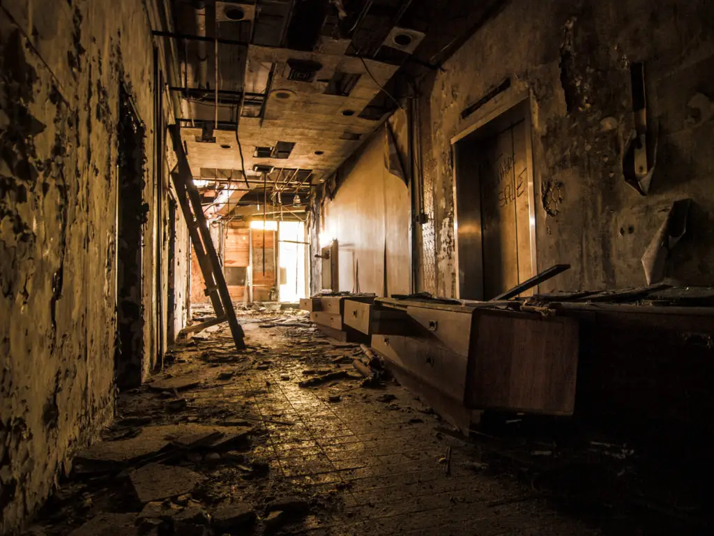 abandoned holiday inn north randall
