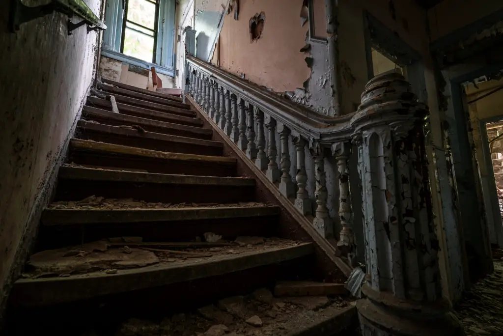 abandoned levi scofield mansion cleveland