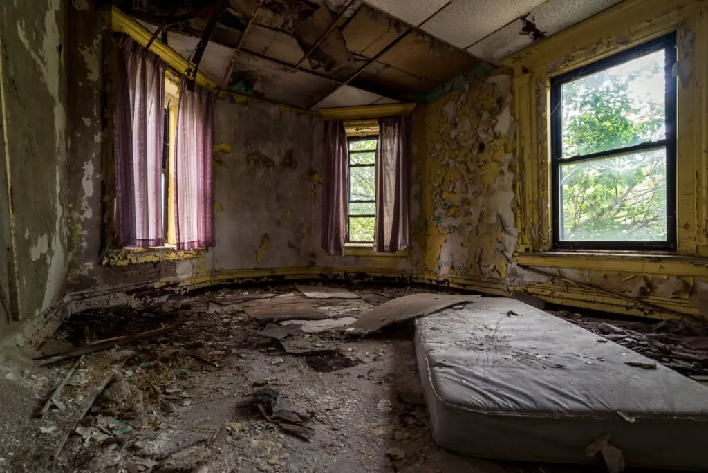 abandoned levi scofield mansion cleveland
