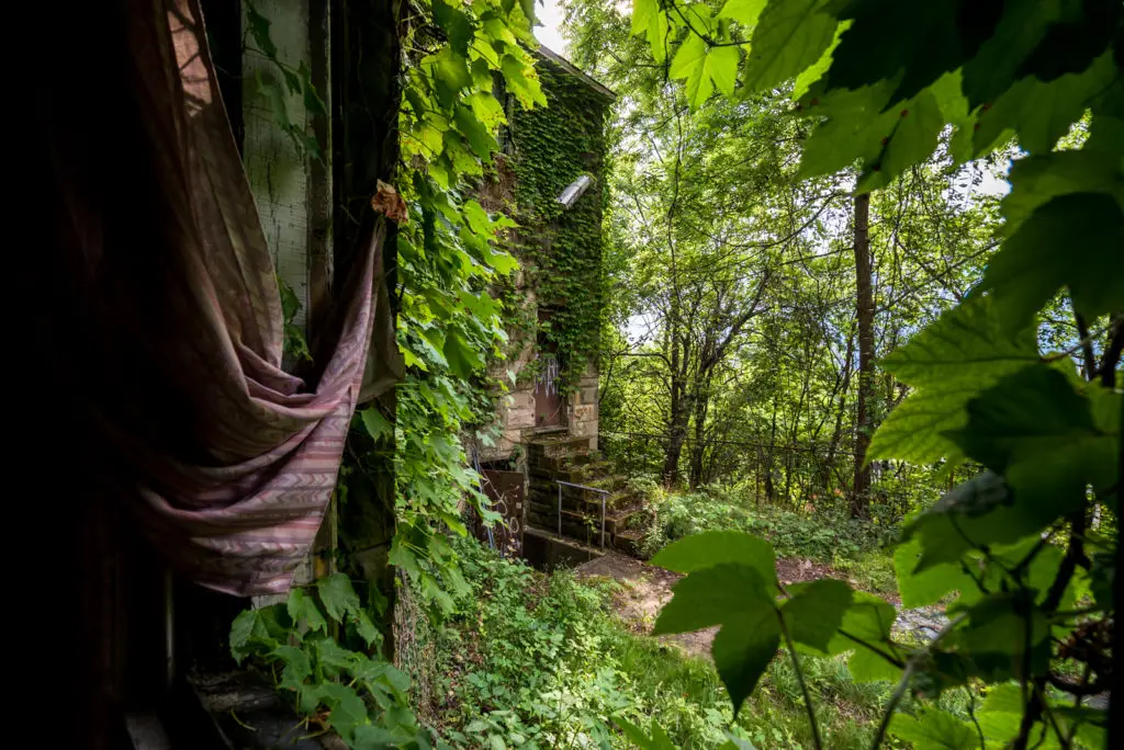 abandoned levi scofield mansion cleveland