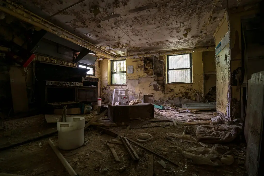 abandoned levi scofield mansion cleveland
