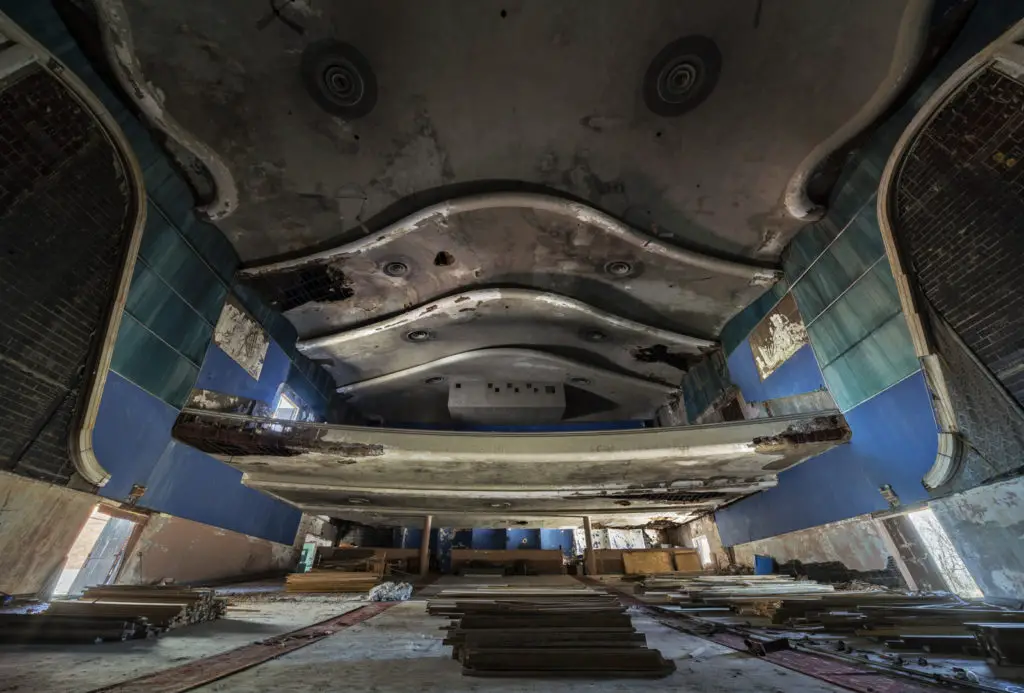 sheas theater inside