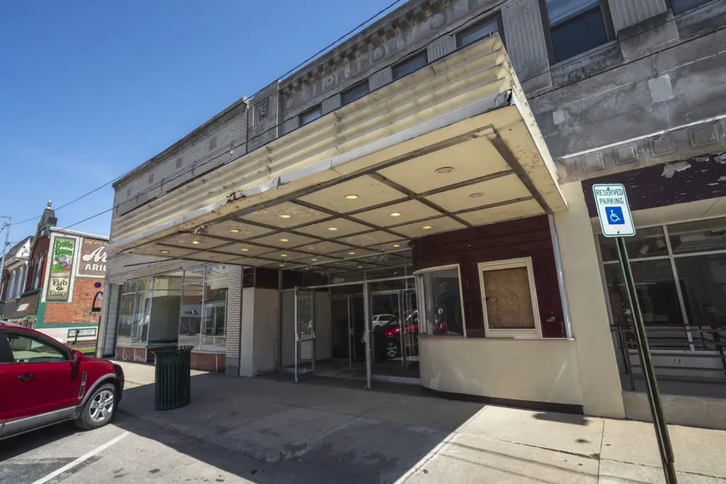 sheas theater outside
