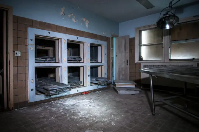 The Dark History Behind the Walls of a Massive New York Asylum