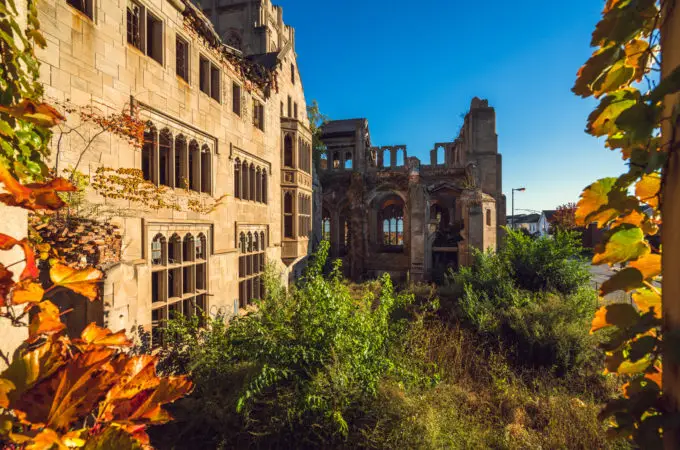 11 Abandoned Or Interesting Places You Can Visit On A Road Trip Across The US
