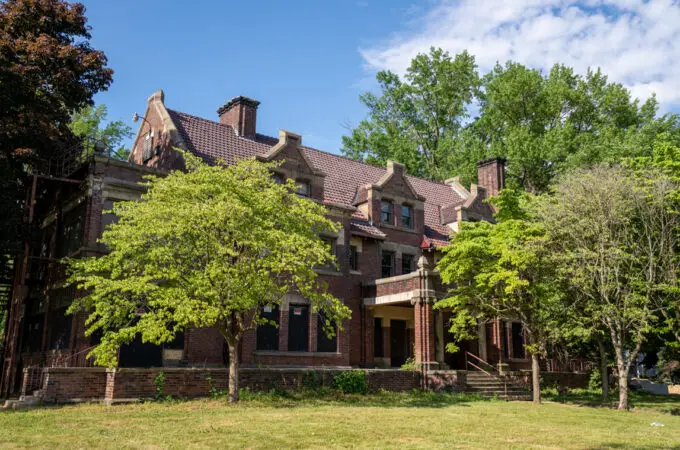 Akron’s Steinway Hall