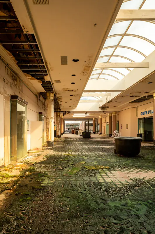 abandoned montgomery mall