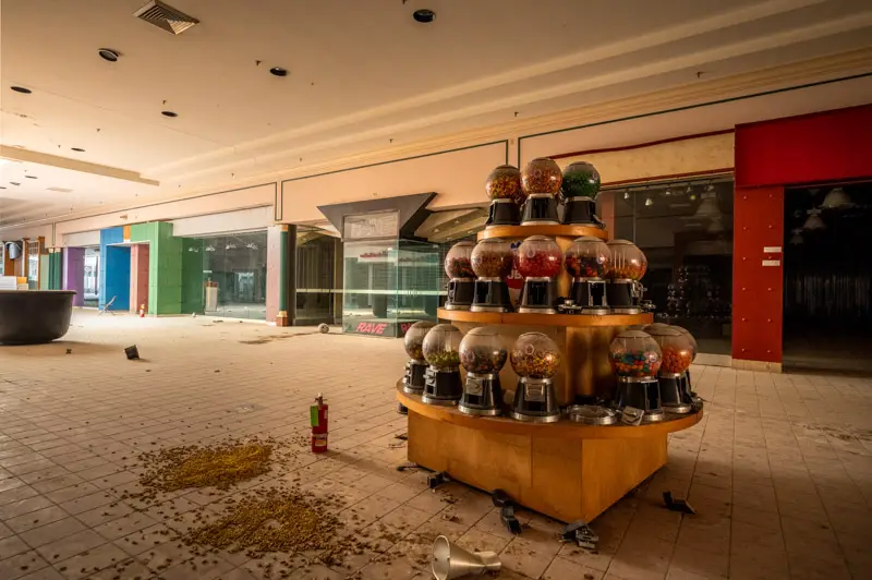 abandoned montgomery mall