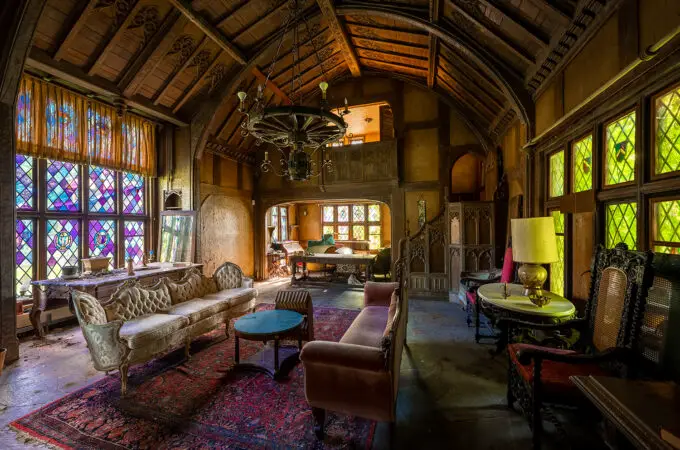 A Time Capsule in Disrepair: Inside an Abandoned Tudor Home