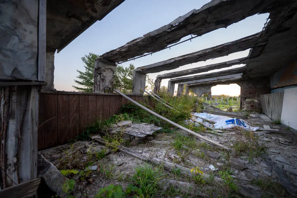 abandoned bonnie castle greens mini golf in new york