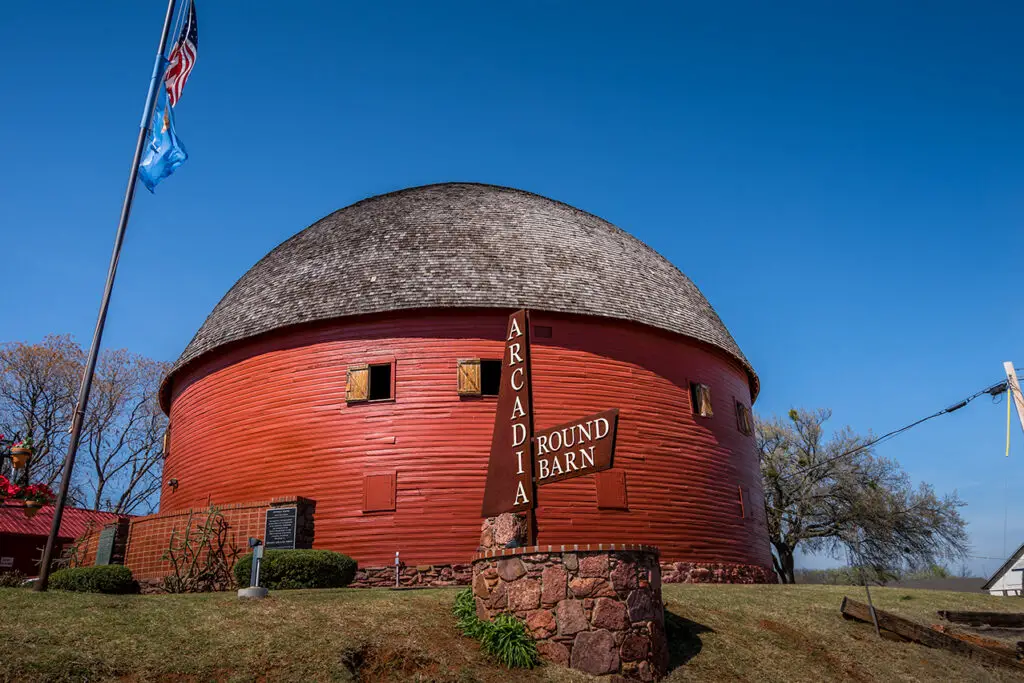 arcadia round barn