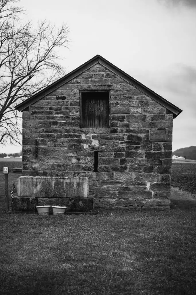 old stone fort in ohio