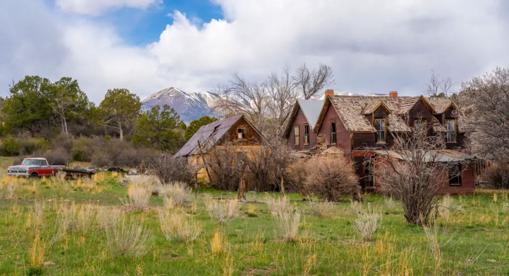 abandoned house in the ghost town of Verdure Utah