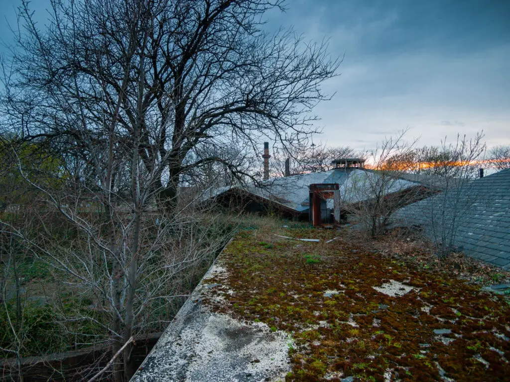 abandoned cleveland aquarium