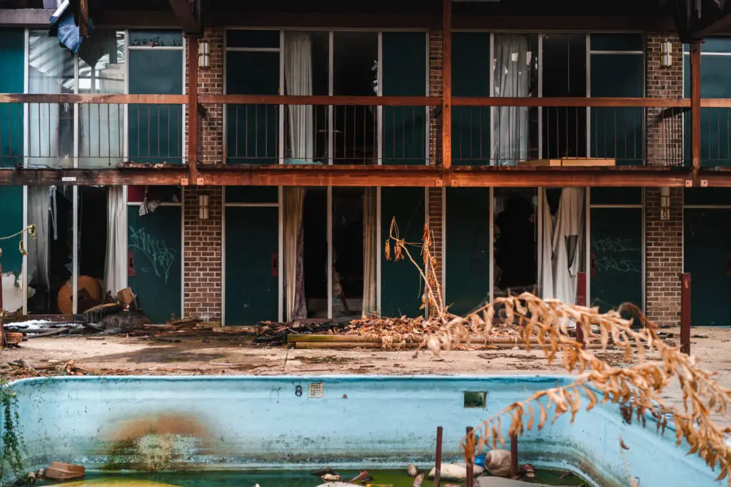 overgrown and abandoned days inn danville pennsylvania