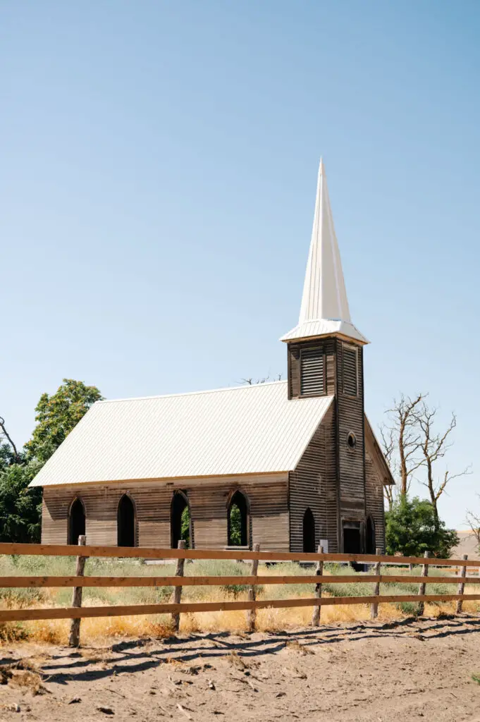 abandoned locust grove church in Oregon
