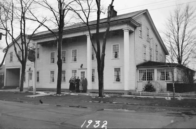 Discovering Historic Photos of The Unionville Tavern in Northeast Ohio