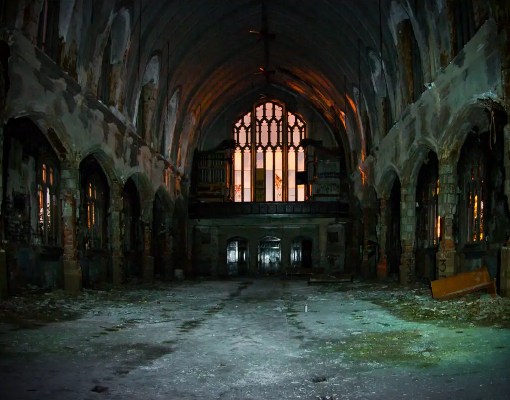 abandoned st agnes church in detroit