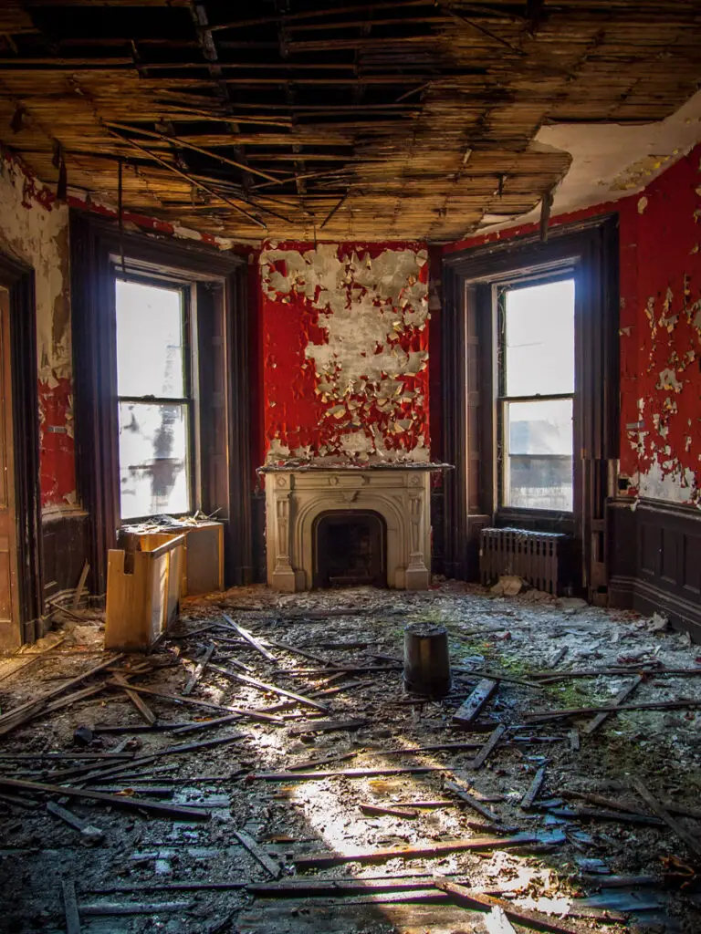 Steele Mansion abandoned in Painesville Ohio