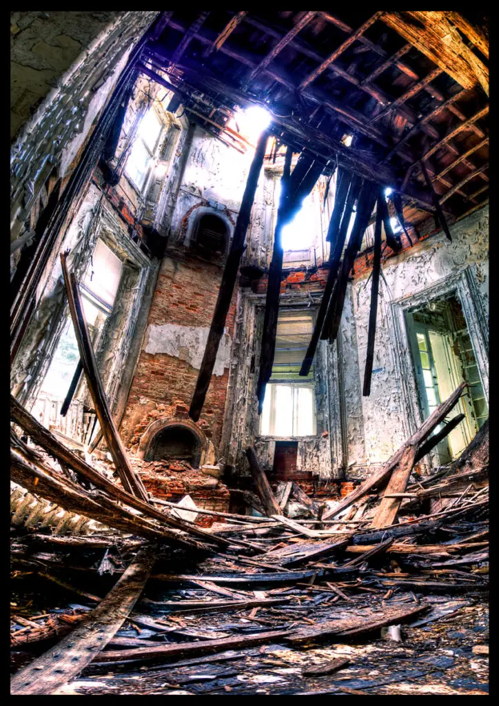 Steele Mansion abandoned in Painesville Ohio