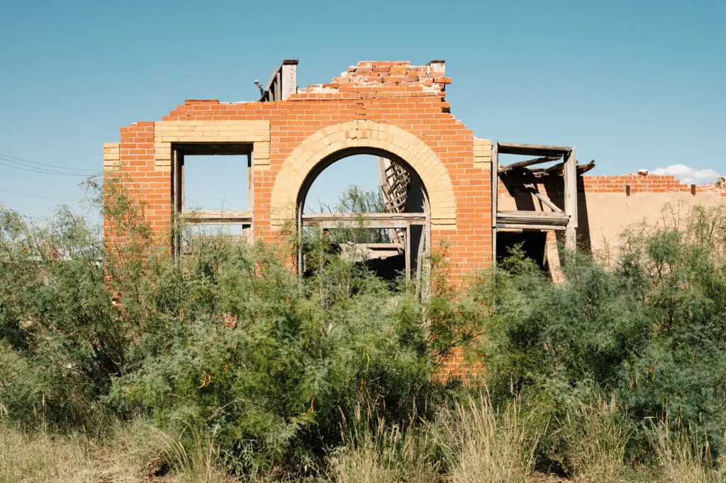 crumbling remains of an abandoned building in verhalen texas