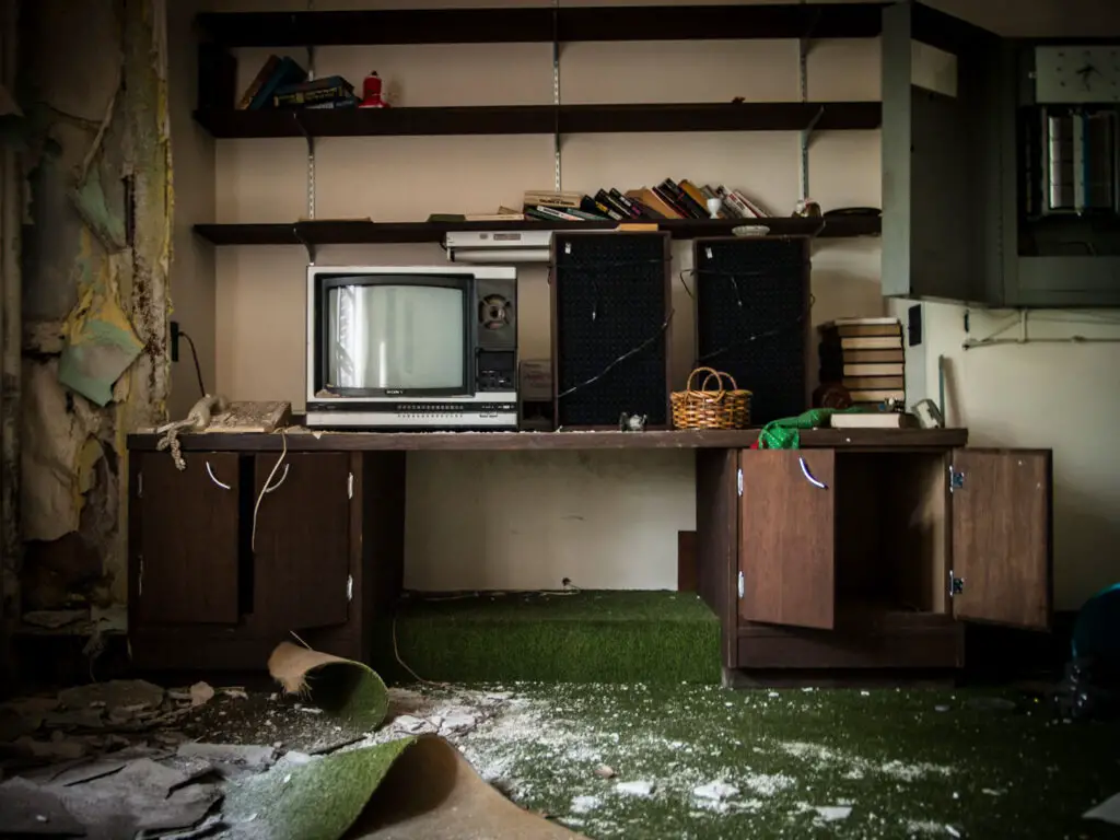 abandoned wengler school in pennsylvania