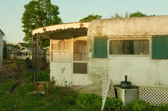 Exploring the Abandoned Poplar Breeze Cottages in Geneva on the Lake